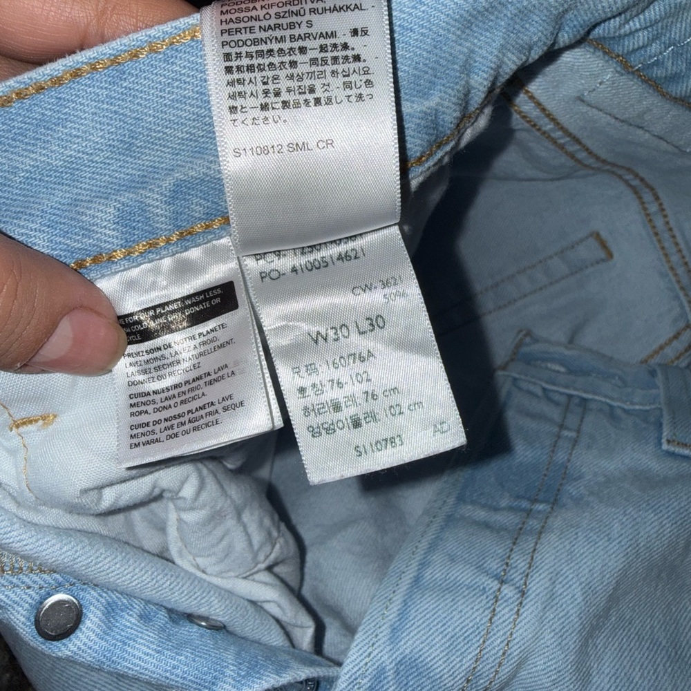 Levis Light Blue Denim Jeans - Picture 4 of 5